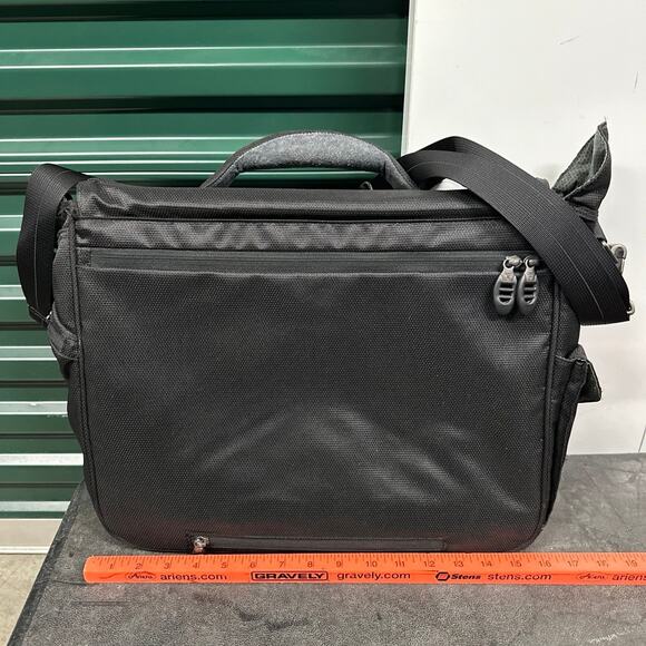 TUMI T-Tech Unisex Ballistic Nylon Laptop Messenger Shoulder Bag Black - Picture 8 of 11